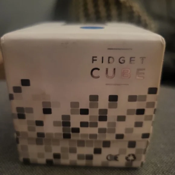 Fidget Cube - Blue - Picture 2 of 9